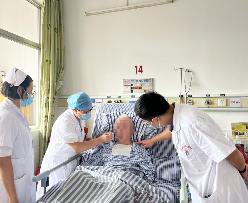 23医护一体化查房为患者解决气管切开拔管困难的问题.jpg
