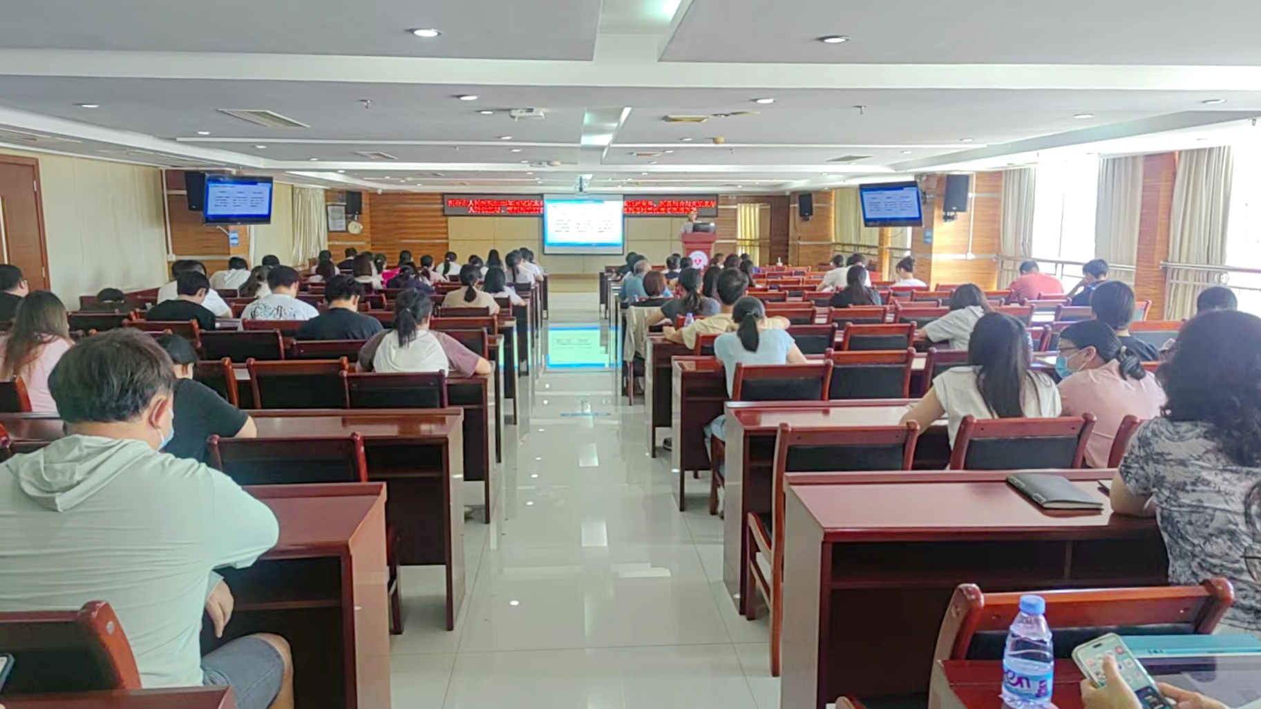 培训照片1.jpg 培训照片1.jpg